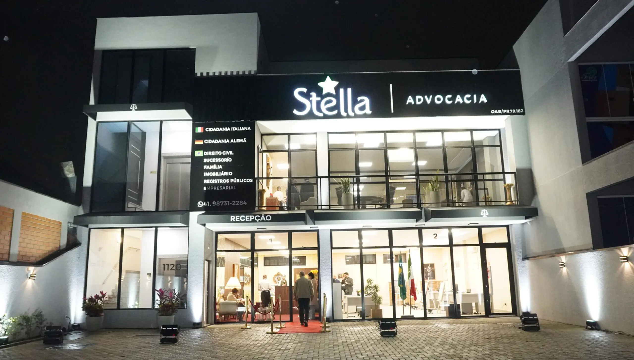 Nova sede do Stella Advocacia, em Curitiba: espaço moderno que marca a expansão do escritório e reforça sua atuação jurídica ampliada.