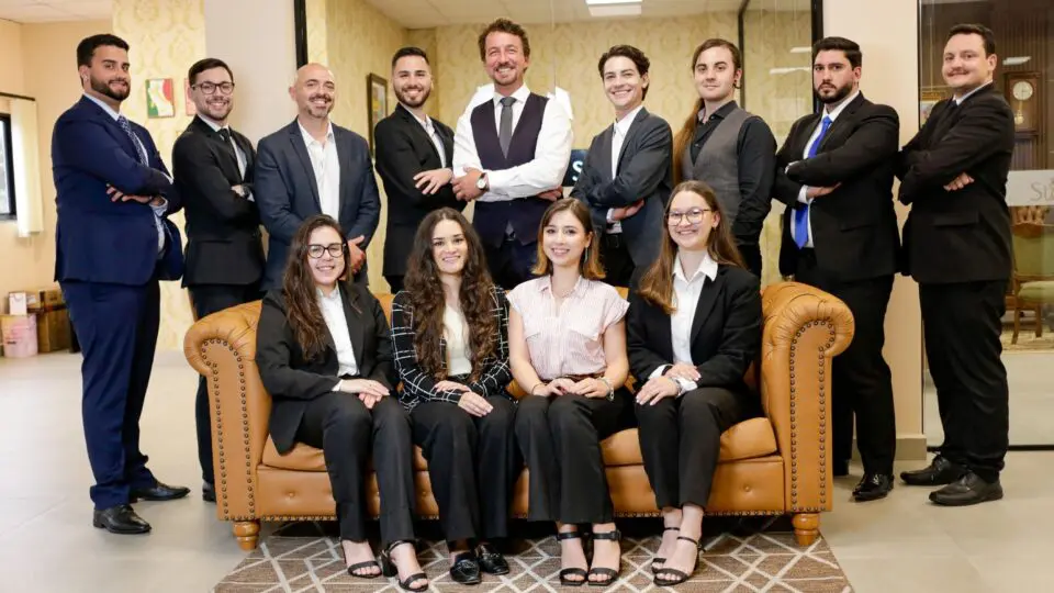 Integrantes da equipe do Stella Advocacia: profissionais do jurídico, administrativo e atendimento que refletem o compromisso do escritório com excelência e ética.