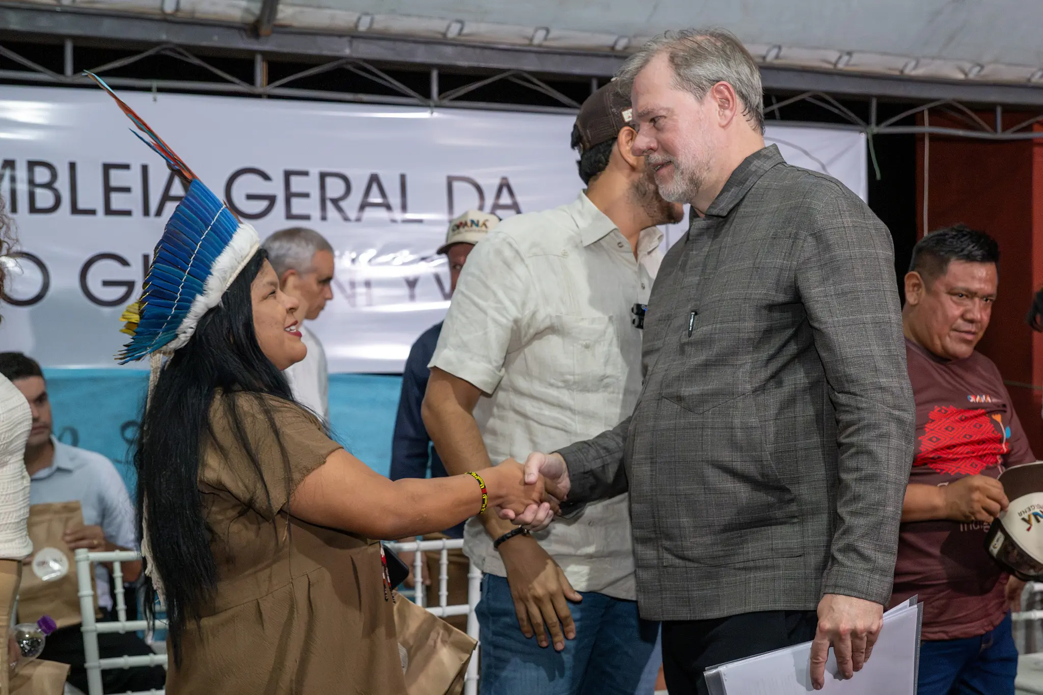 Compra de terras por Itaipu para povos indígenas no Paraná.
