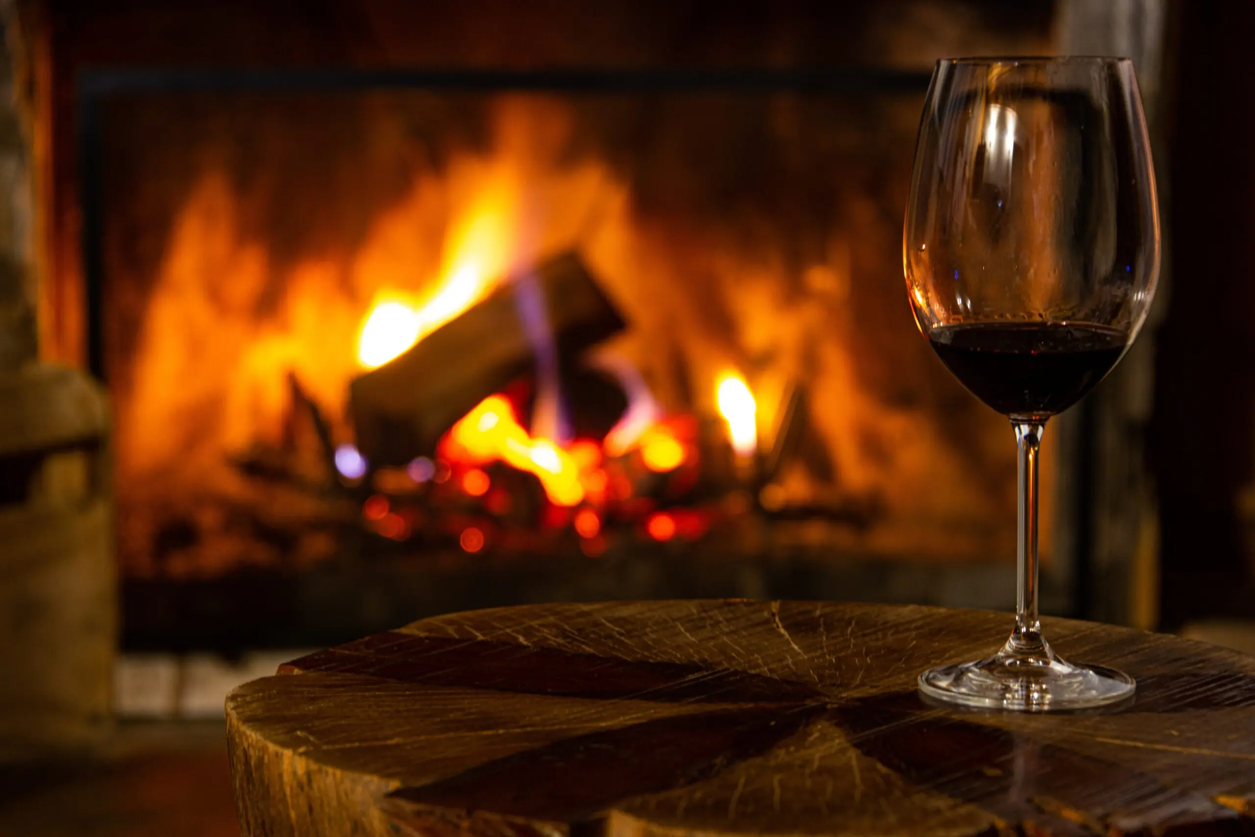 O aconchego das lareiras, o sabor dos vinhos e o charme das vinícolas fazem da Serra Catarinense um refúgio perfeito para o turismo de luxo.