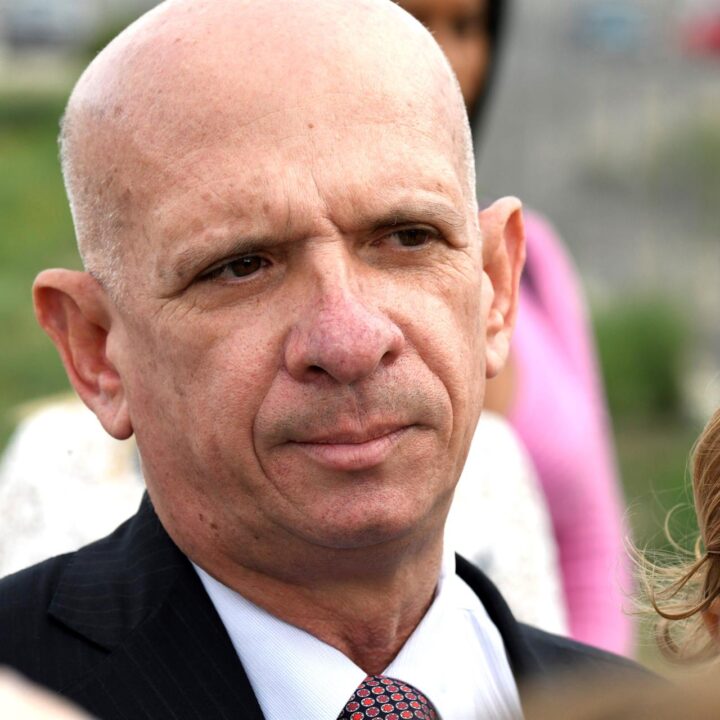 Hugo Carvajal em audiência de extradição, prestando depoimento sobre o regime venezuelano.