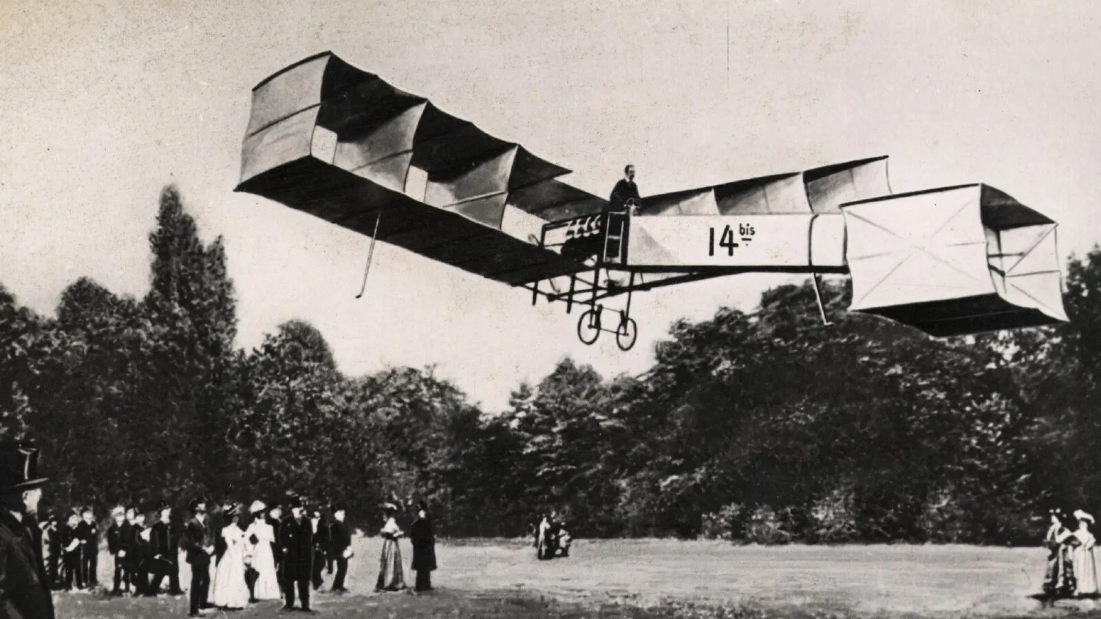 Voo do 14-bis em Paris: Santos Dumont escreveu sobre aeronave pioneira.