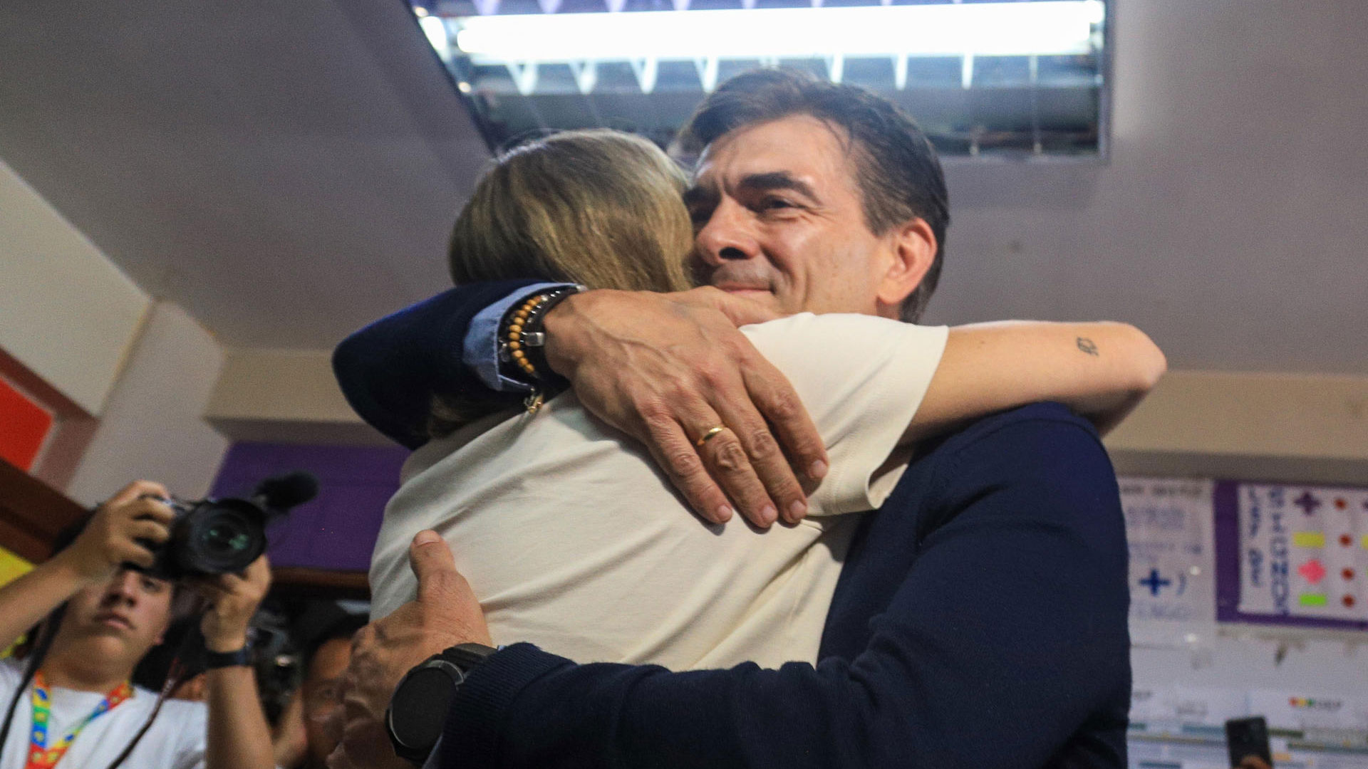 Bolívia em Chamas: Paz Promete “Capitalismo para Todos” e Assume a Presidência em Meio à Crise