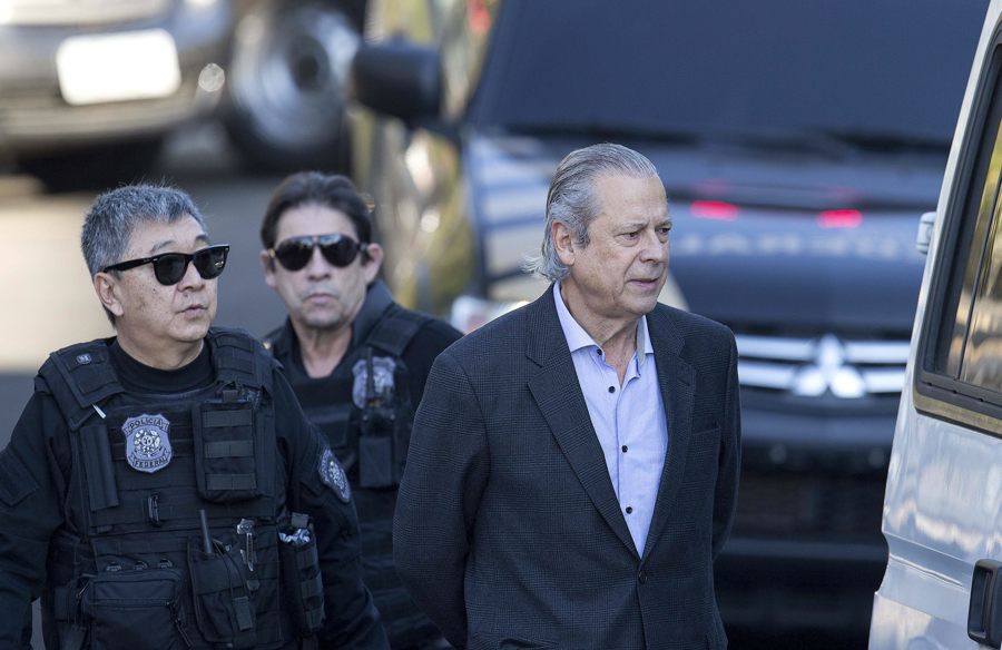 Erro do MPF exclui Dirceu e Genoíno de processo do mensalão