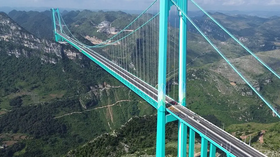 Ponte mais alta do mundo, que fica na China.