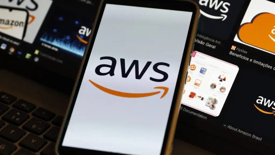 Pix tem instabilidade no Brasil em dia de pane global na Amazon