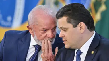 Alcolumbre agradece Lula e comemora aval do Ibama para a Petrobras