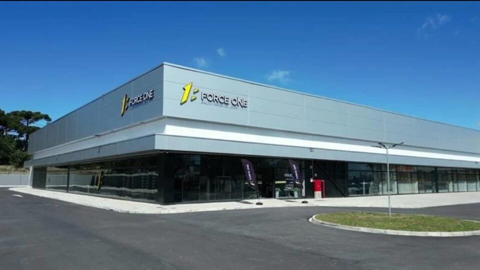 Force One inaugura maior academia do Paraná