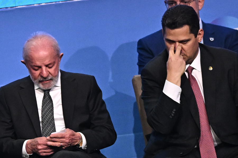 Lula adia indicação ao STF após reunião com Alcolumbre