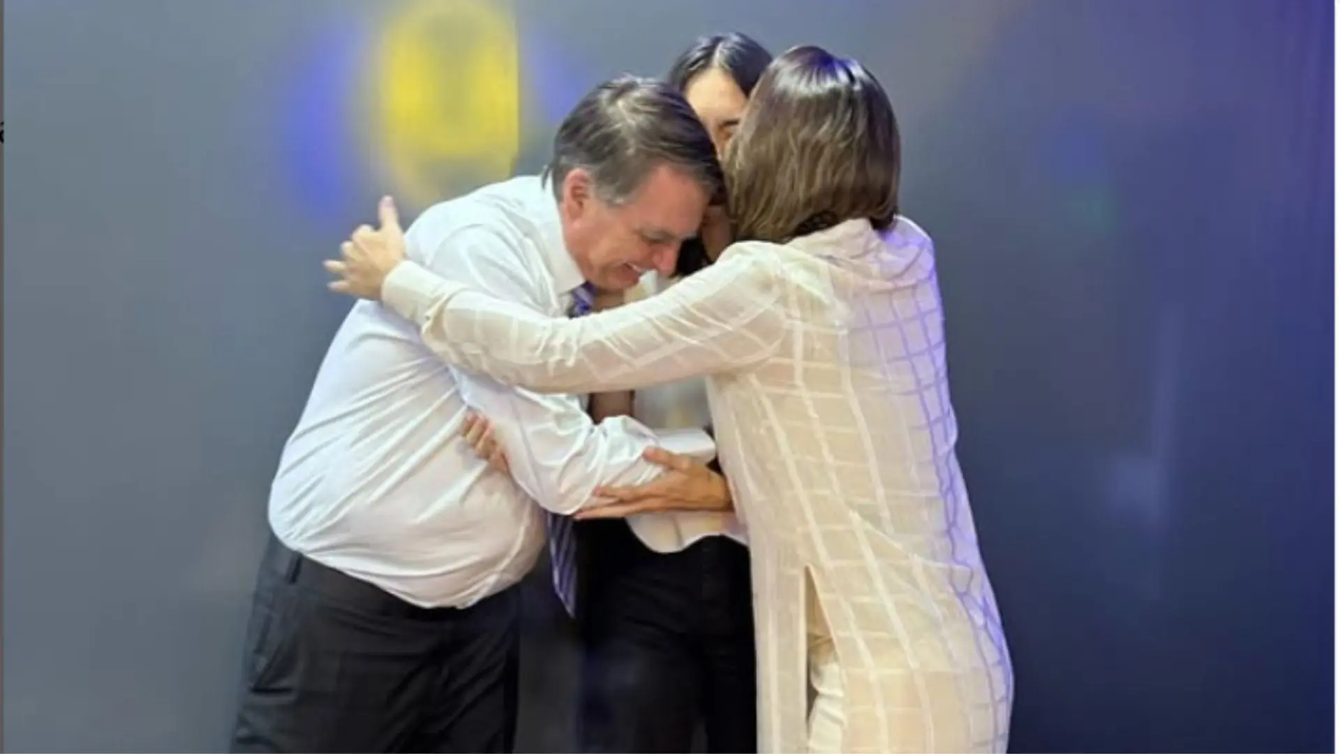 LAURA BOLSONARO FESTA 15 ANOS