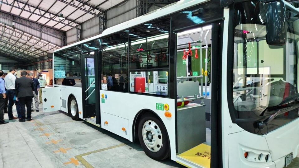 A 24 km de Foz, Paraguai terá fábrica de ônibus elétricos para abastecer o Mercosul