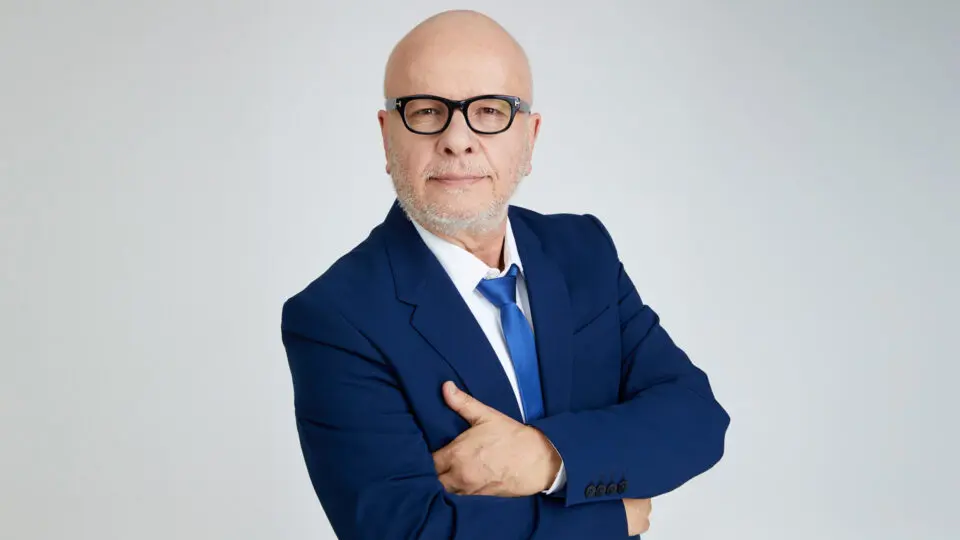 Transformando a comunicação corporativa com humor e inovação digital.