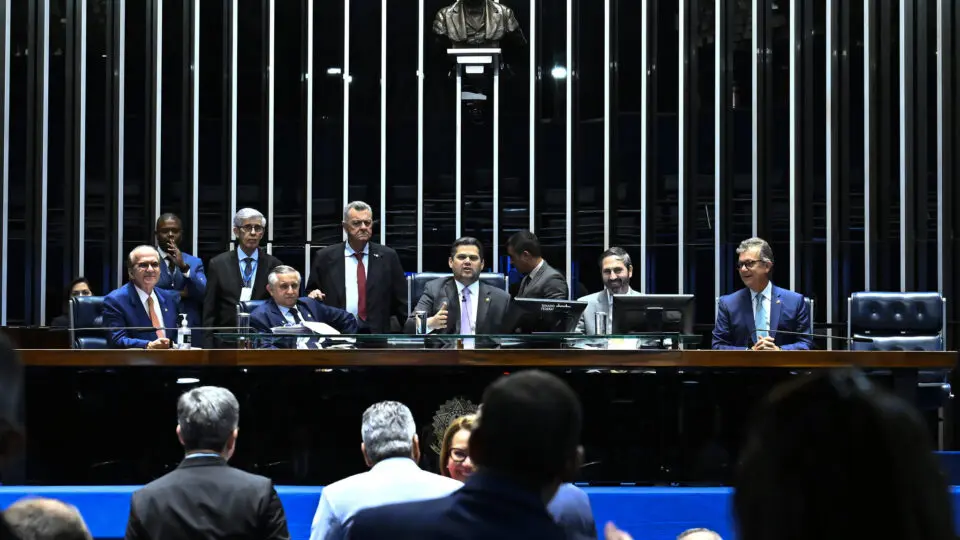 Senado libera R$ 5 bilhões para Forças Armadas fora do arcabouço; veja como senadores votaram