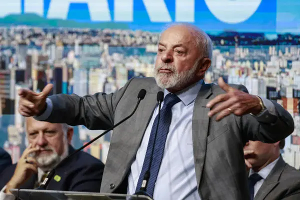 Lula completa 80 anos na próxima segunda-feira (27). O presidente reafirma que concorrerá ao quarto mandato em 2026.