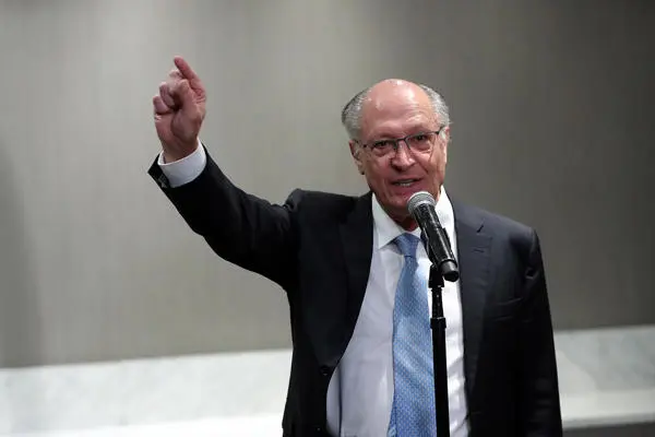 Enquanto Lula cumpre agenda na Ásia, Alckmin exerce a Presidência da República.