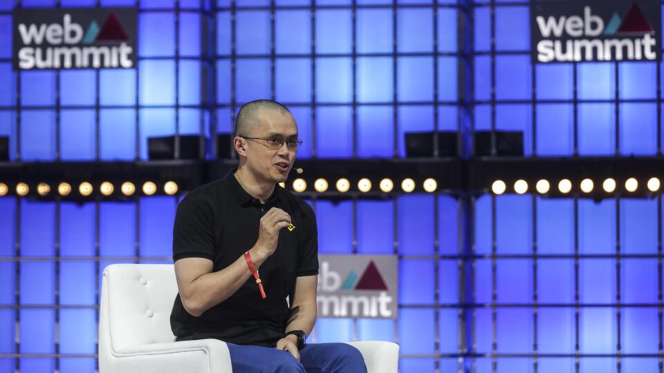 Trump perdoa fundador da Binance e diz que bilionário foi “perseguido” por Biden