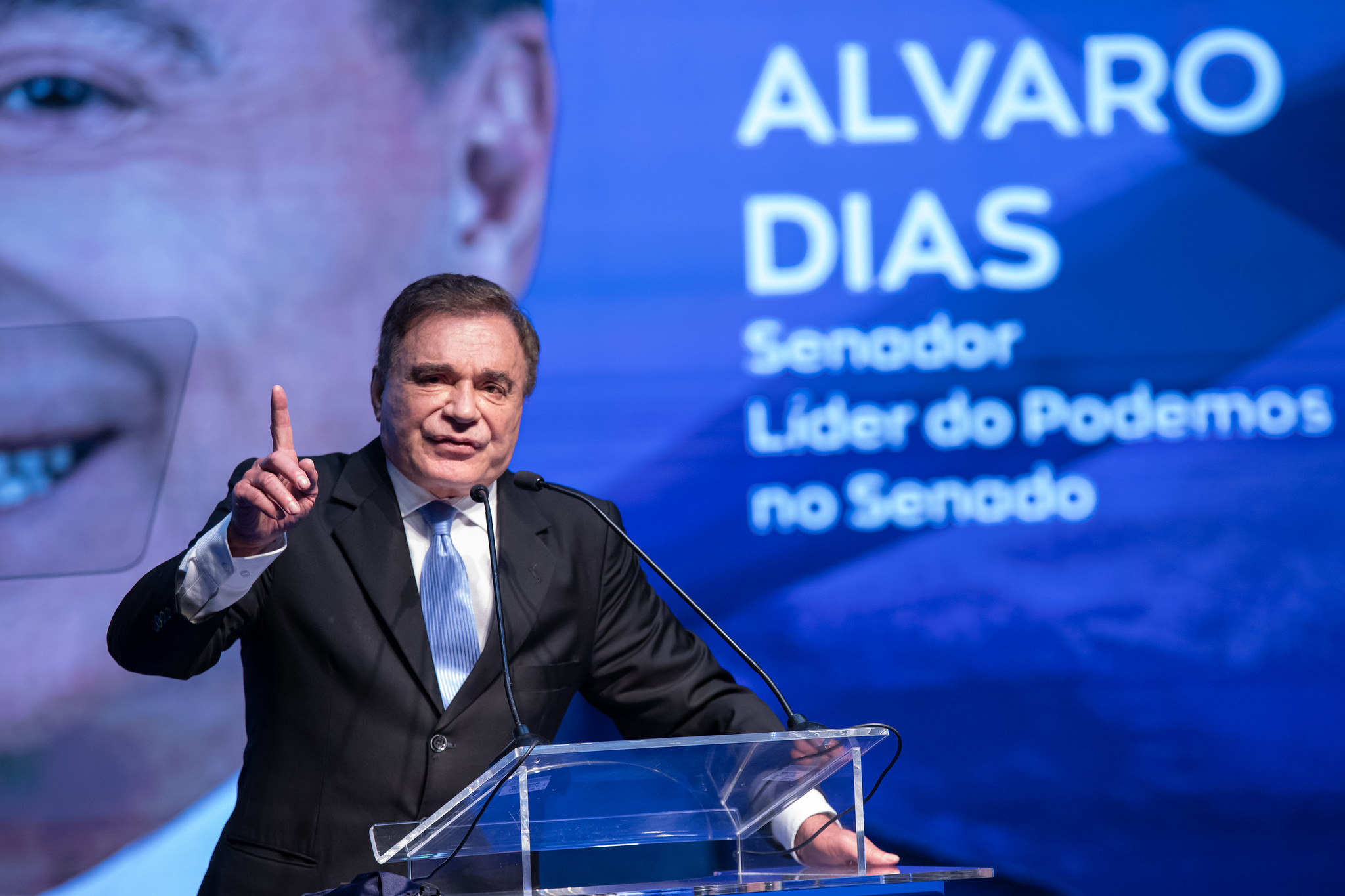 Alvaro Dias anuncia saída do Podemos após oito anos