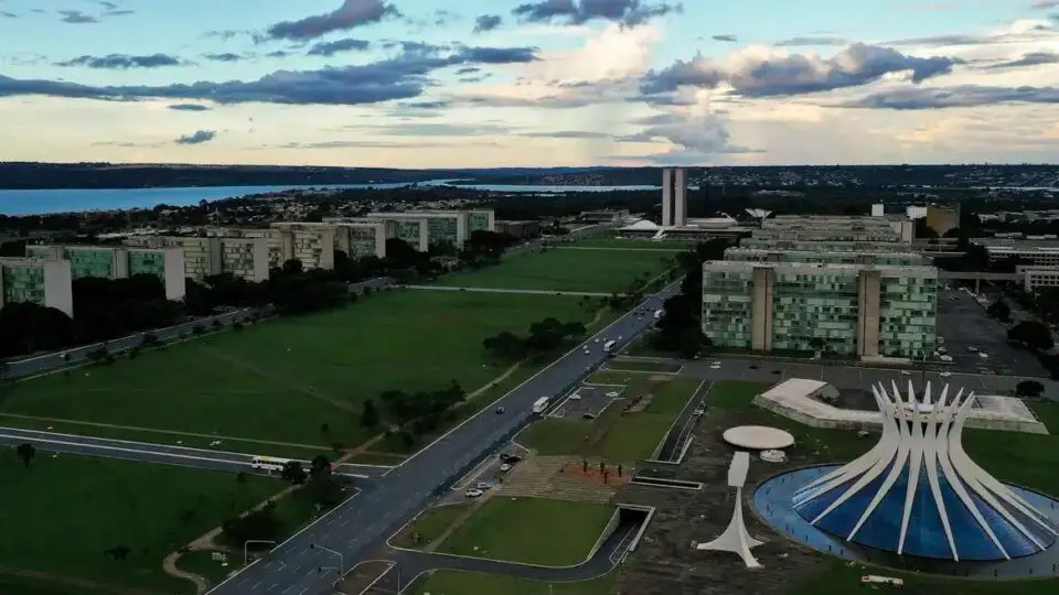 Governo propõe 17,5% de reajuste no auxílio-alimentação de servidores públicos federais, acumulando 157% de incremento no benefício na terceira gestão Lula.