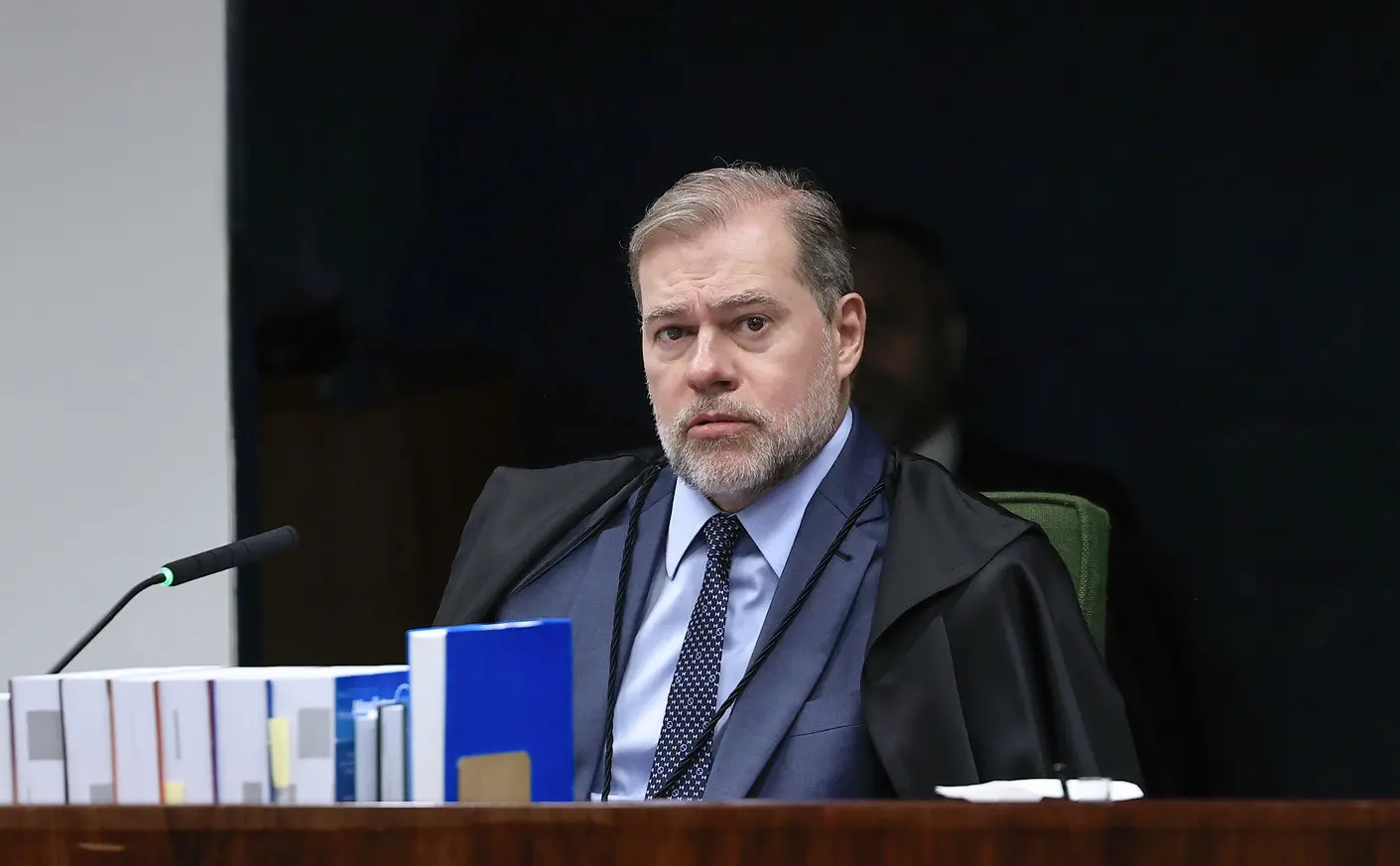 Toffoli chora em sessão do STF e diz que só ministros têm “dimensão” da cadeira
