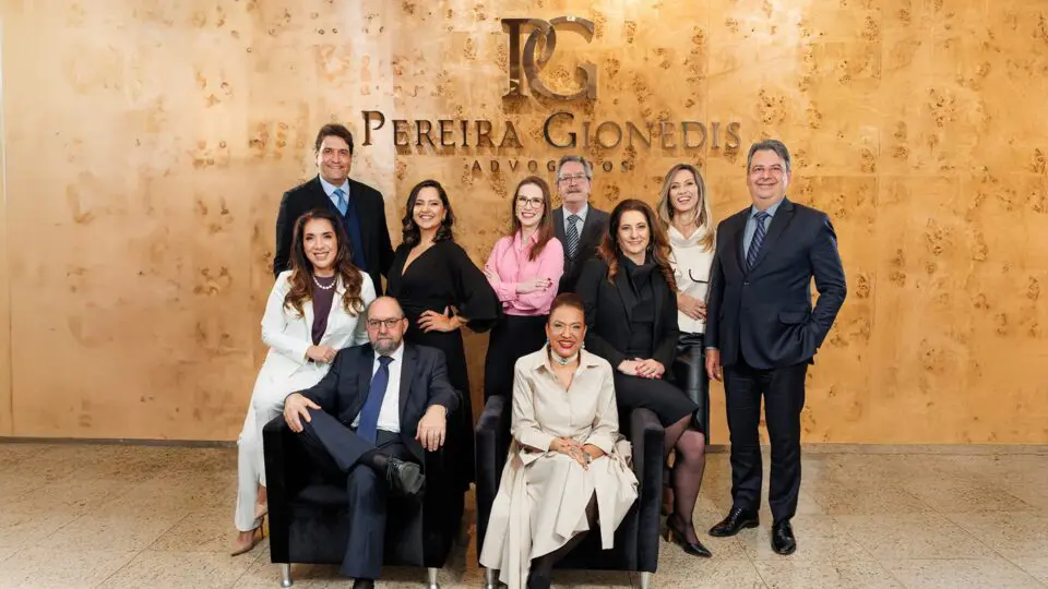 Equipe do Pereira Gionédis Advogados: quase meio século de inovação, ética e impacto social positivo.”