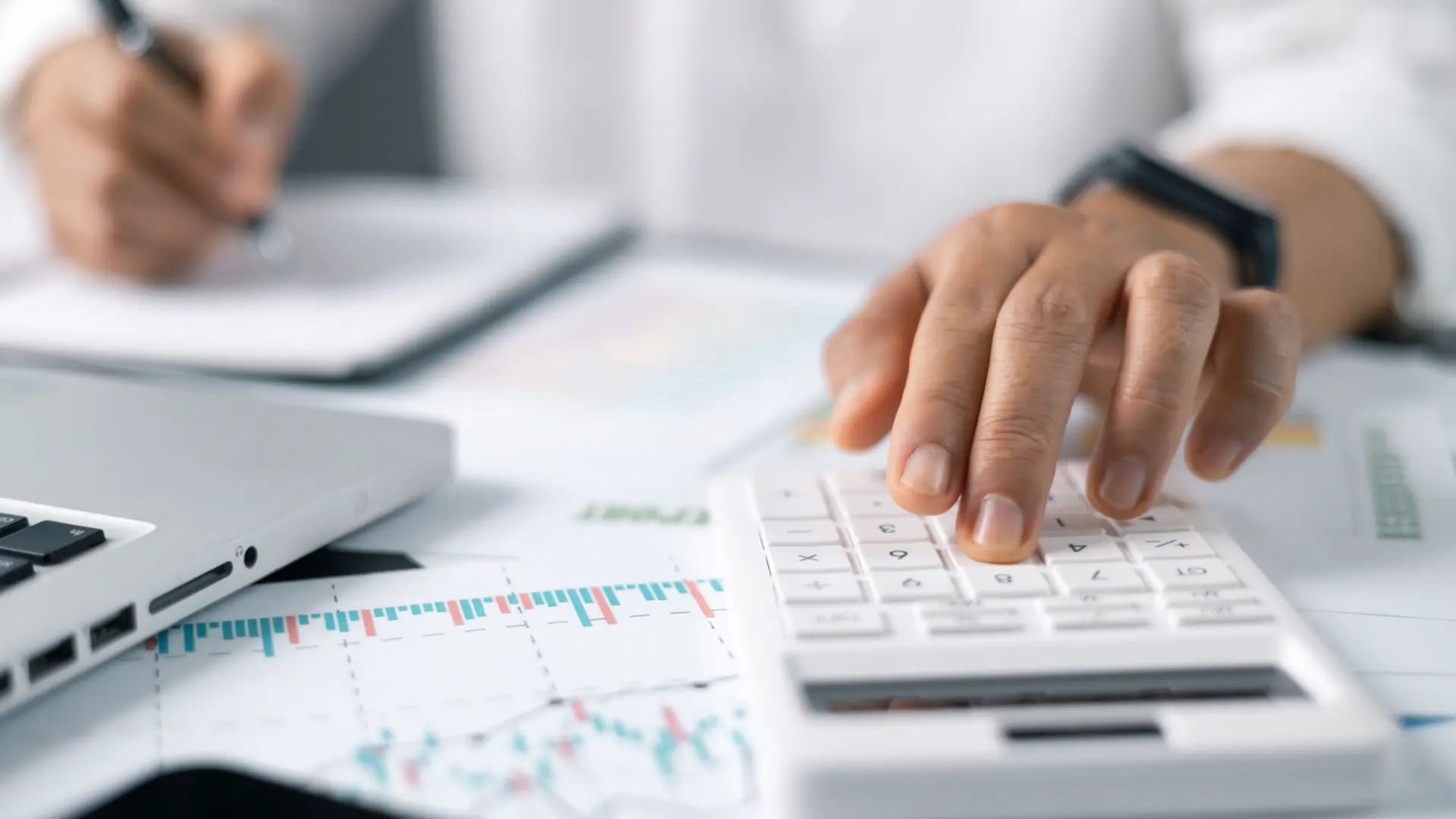 A análise da ECF pode revelar saldos negativos de IRPJ, transformando valores já pagos em oportunidade de compensação tributária