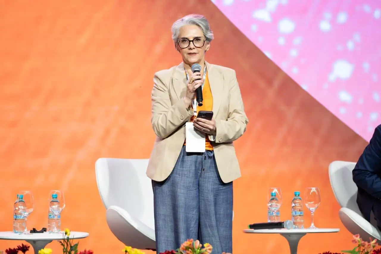 Vera Mattos, vice-presidente da ABRH-PR, anunciou que o XIX CONPARH será realizado nos dias 28 e 29 de outubro de 2026