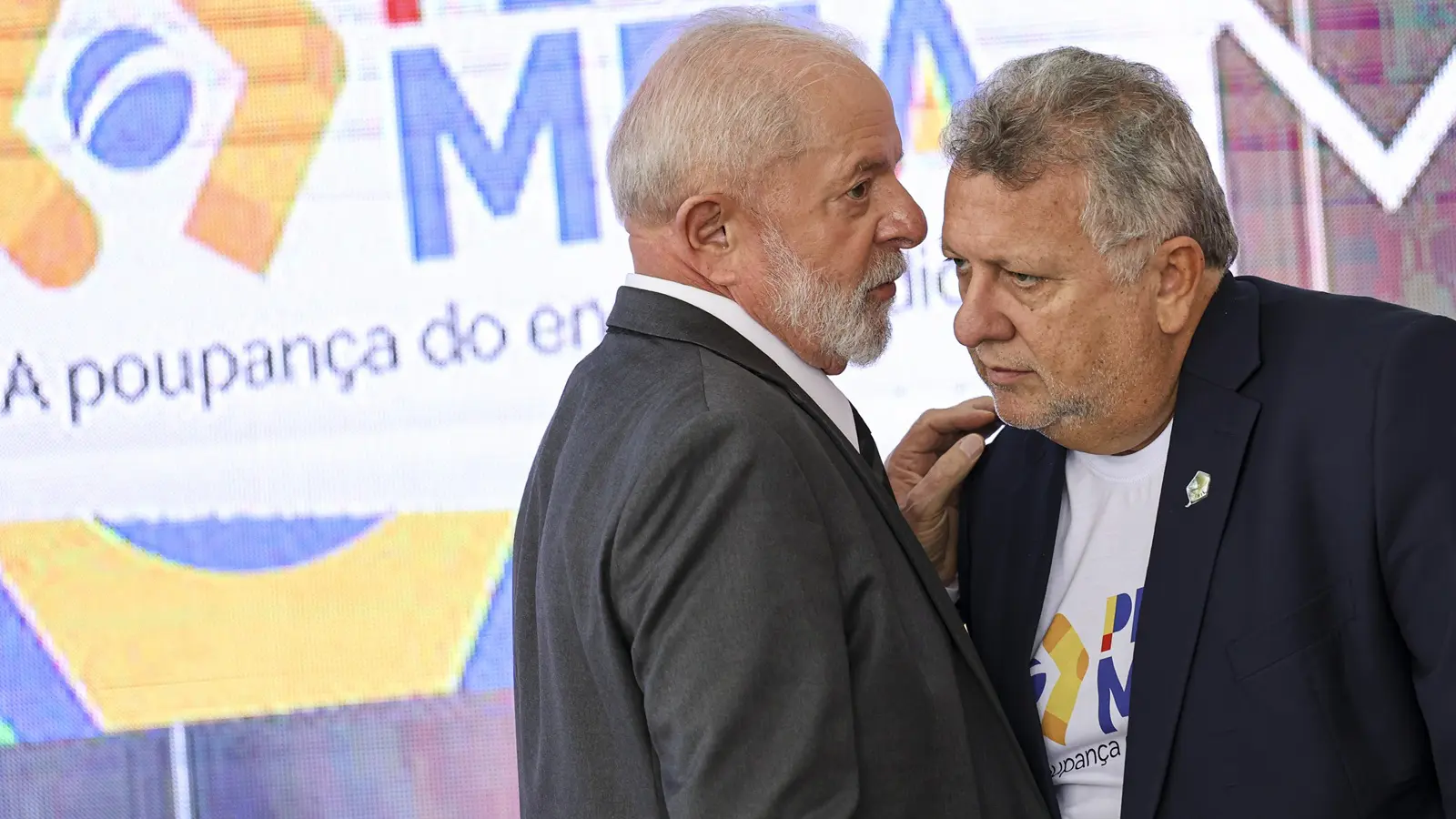 Lula e o presidente da Caixa, Carlos Vieira: chefe do Executivo ficou irritado com anúncio de lançamento de bet própria do banco estatal