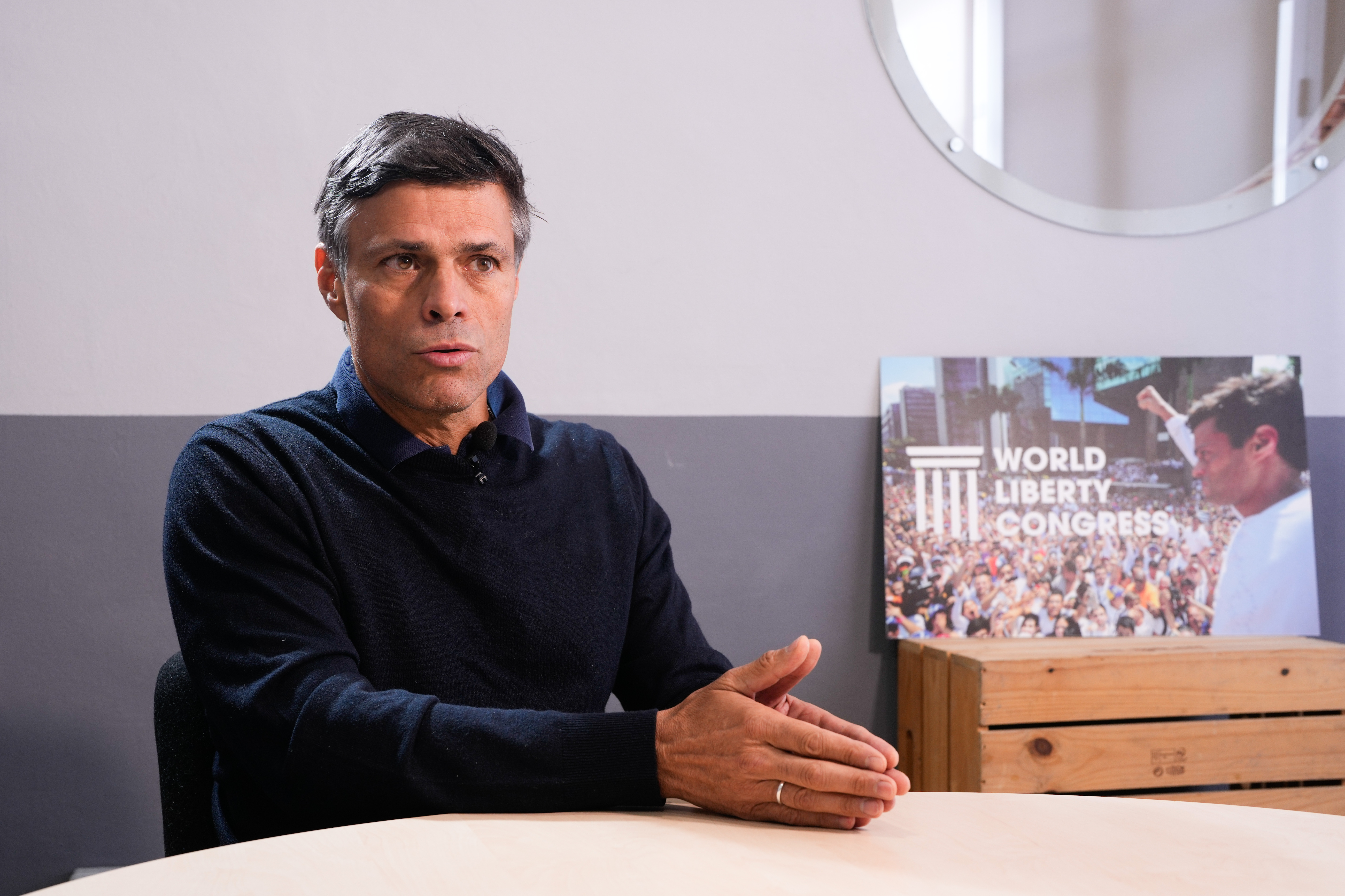 Maduro pede retirada de nacionalidade de opositor político