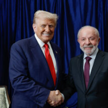 Condições cedidas por Lula e STF para Trump tirar Moraes da Magnitsky seguem obscuras Presidentes dos Estados Unidos, Donald Trump, e do Brasil, Luiz Inácio Lula da Silva, participaram de reunião bilateral em Kuala Lumpur, na Malásia, neste domingo (26)
