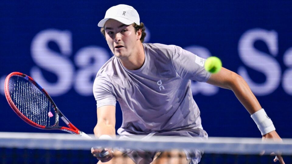 João Fonseca é campeão, sobe ao Top 30 e faz história no tênis brasileiro