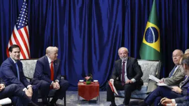 Trump e Lula conversaram na Malásia sobre condições para pôr fim ao tarifaço