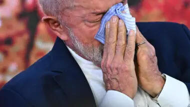 Mesmo com divergências entre registro de nascimento e dados celebrados pela família, Lula é, agora, o presidente mais velho em exercício.
