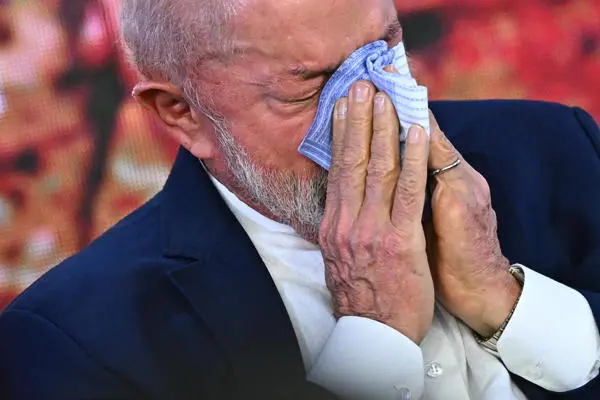 Mesmo com divergências entre registro de nascimento e data celebrada pela família, Lula é, agora, o presidente mais velho em exercício.