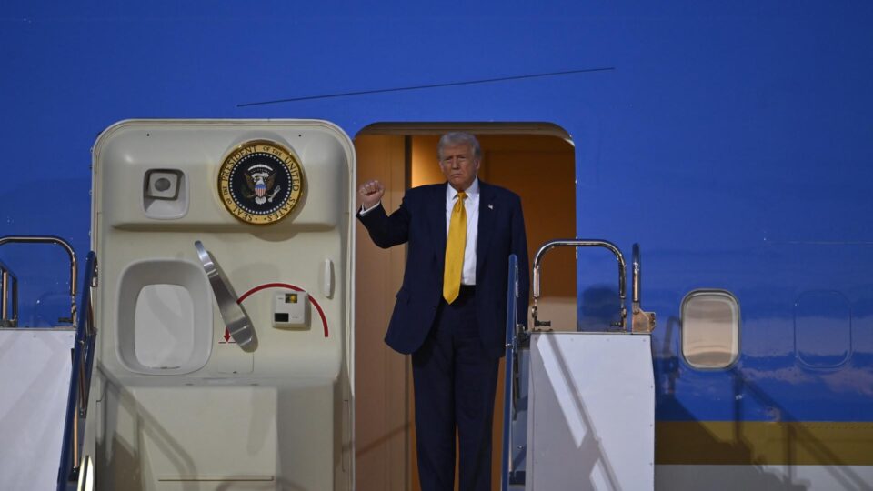 Trump diz que “adoraria” terceiro mandato, mas descarta manobra como vice: “Seria fofo demais”