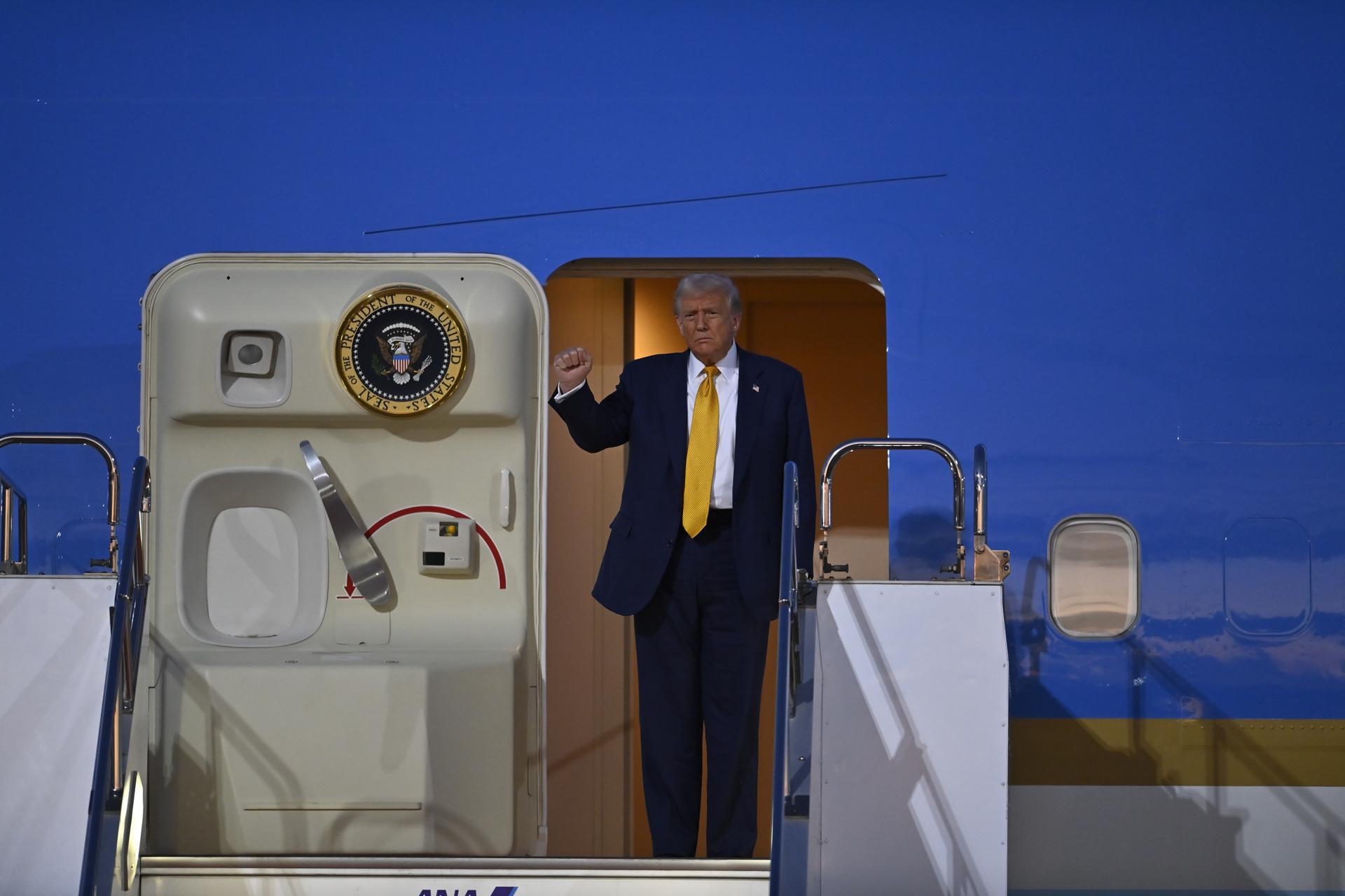 Trump diz que “adoraria” terceiro mandato, mas descarta manobra como vice: “Seria fofo demais”