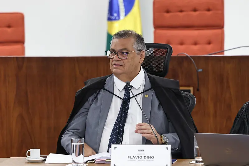 Campanha midiática: ministro Flávio Dino, em audiência de contextualização da ação que define novas medidas de transparência e rastreabilidade de emendas parlamentares. Nessa audiência, o ministro determinou que Executivo, Legislativo e Judiciário realizem campanhas publicitárias sobre as novas regras.