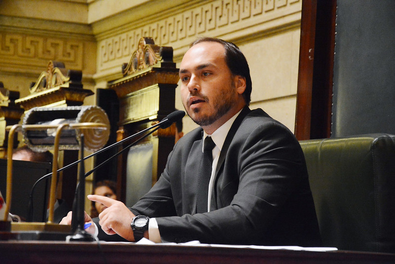 Lula negocia com Trump e se lança para as eleições 2026