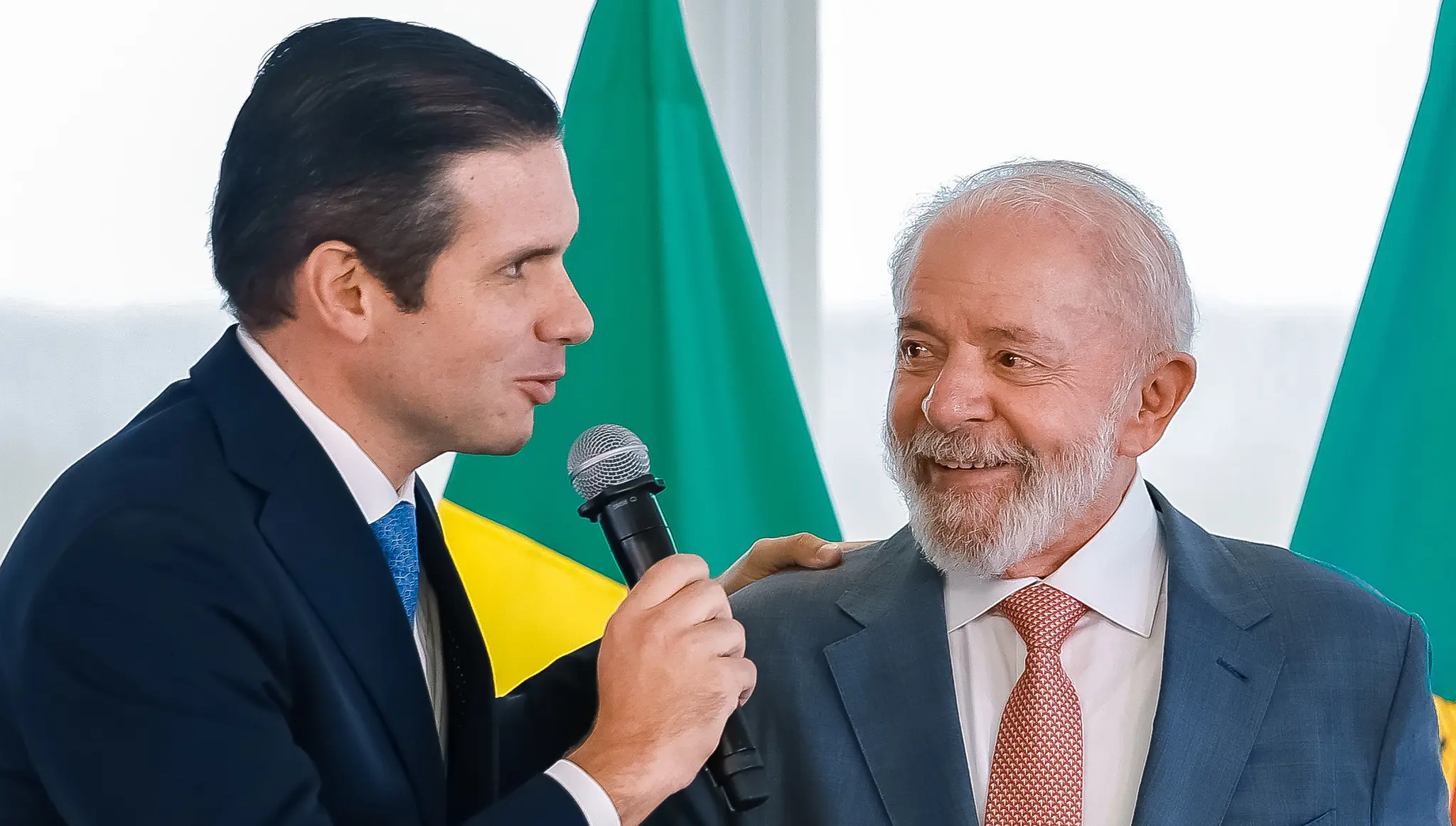 Lula Hugo Motta base na Câmara Centrão