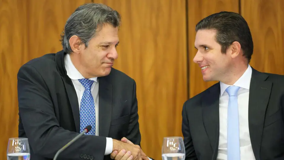 Presidente da Câmara, Hugo Motta, e o ministro da Fazenda, Fernando Haddad, negociam como aprovar medidas para sanar rombo fiscal