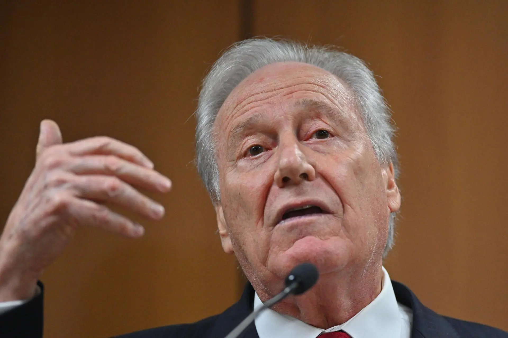 Lewandowski diz que Castro deve se responsabilizar ou “jogar a toalha”