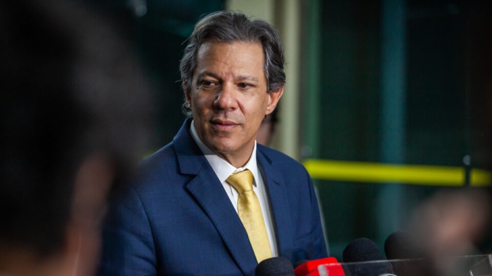 Haddad critica Castro por suposta falta de ações para sufocar finanças do crime organizado