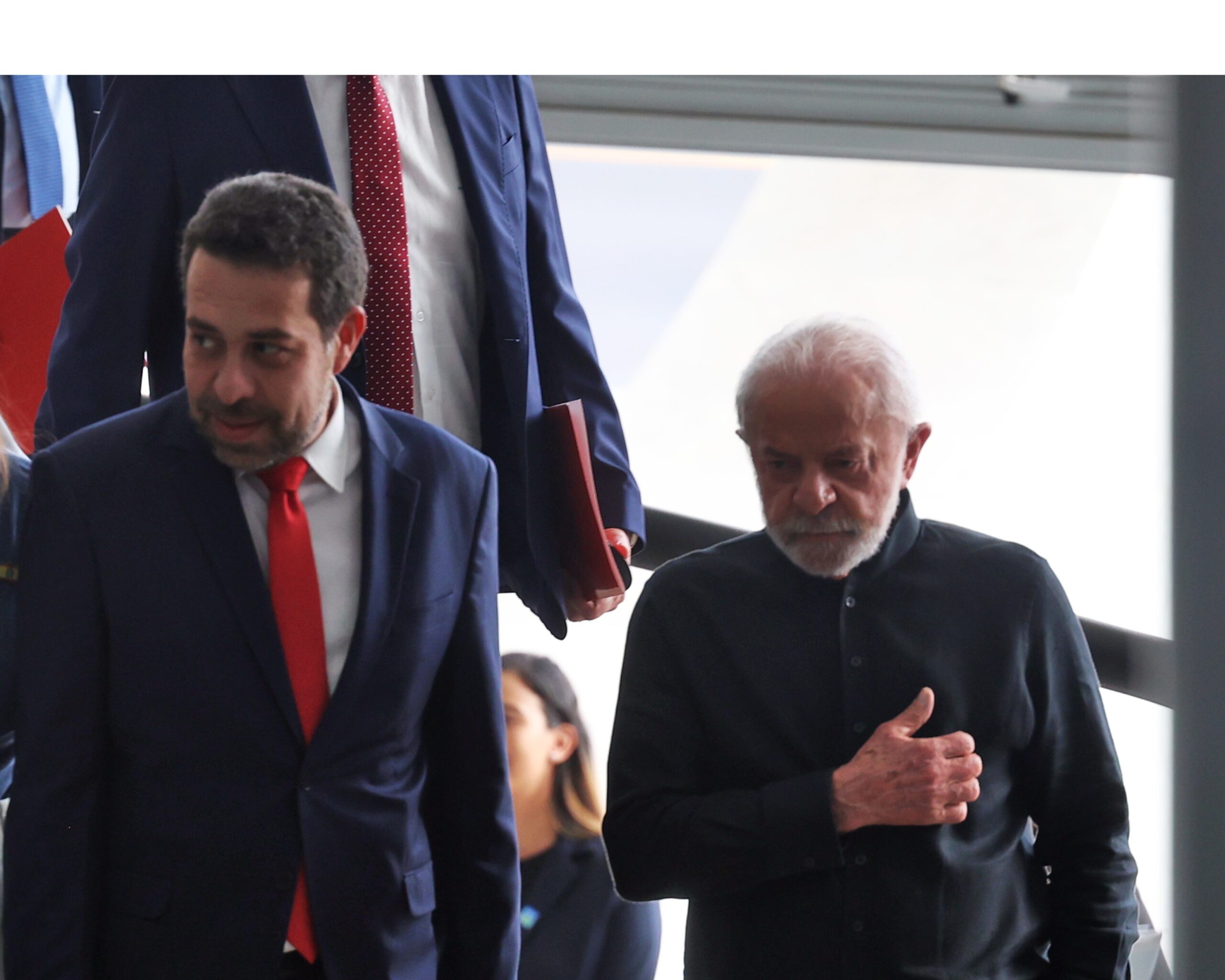 Boulos dá tom de campanha a posse como ministro de Lula