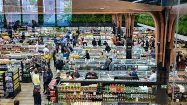 Guerra entre redes impulsiona abertura de supermercados em Curitiba e RMC
