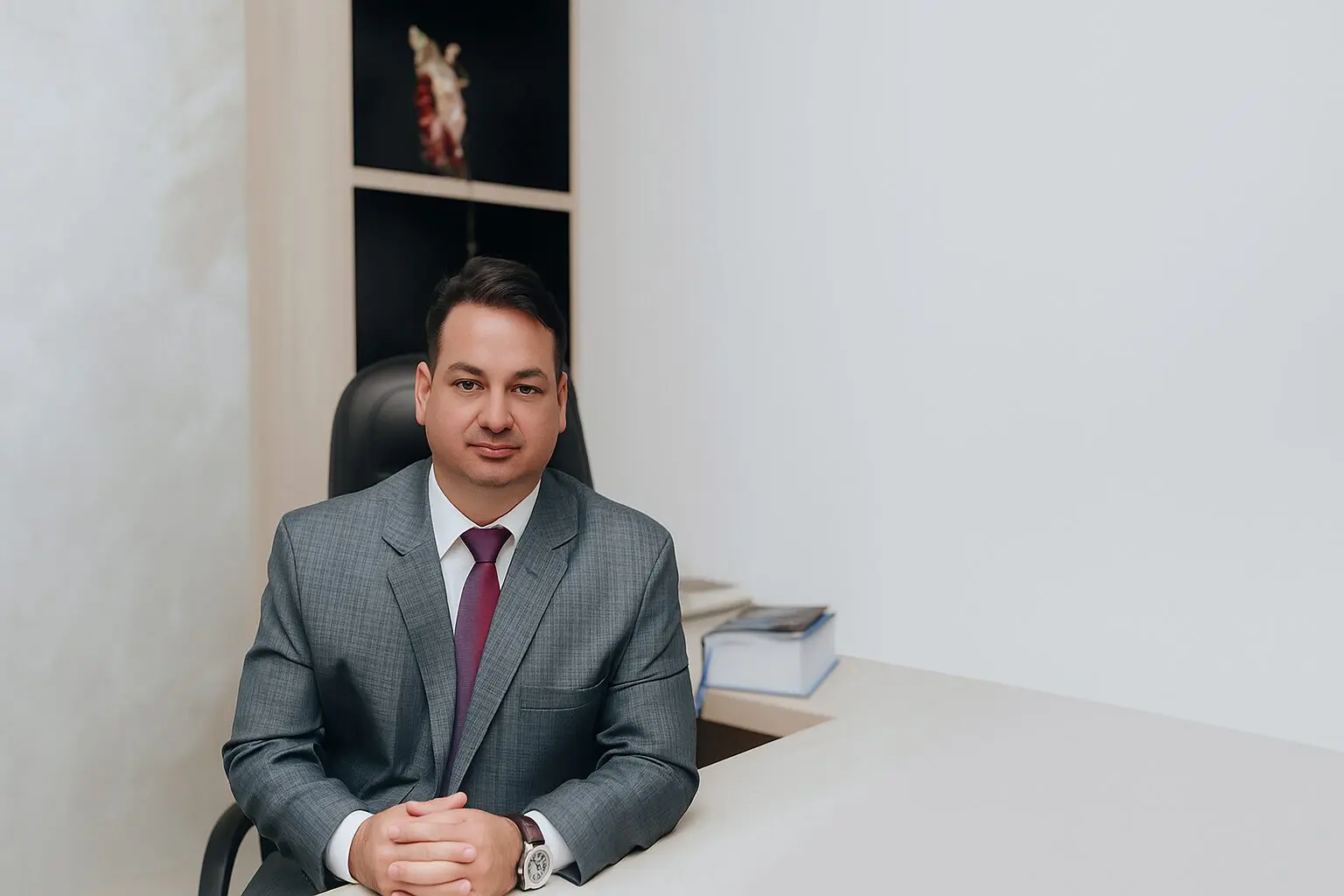 Dr. Rogério José Vicente, especialista em Direito Previdenciário, detalha os novos obstáculos da Aposentadoria Rural. É fundamental entender as regras do CNIS e da autodeclaração para garantir o seu benefício. 