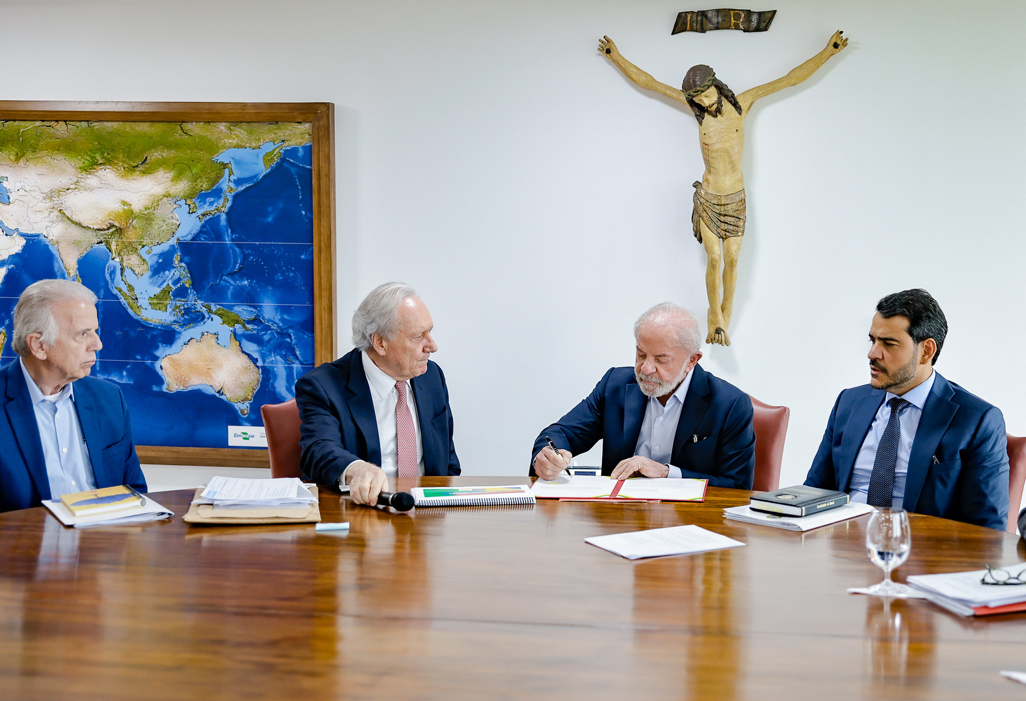 Lula afirmou que governo vai mostrar como se combate organizações criminosas com o “PL Antifacção”.