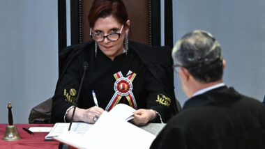 Presidente do STM considera que julgamento de Bolsonaro e generais quatro estrelas colocará a Justiça Militar “à prova”. Imagem referente a matéria