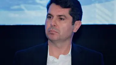 Sem esconder a ambição de ocupar o posto máximo do Executivo estadual, o deputado Alexandre Curi afirma que a prioridade é seguir articulando nos bastidores e ampliando o diálogo com as bases municipais.