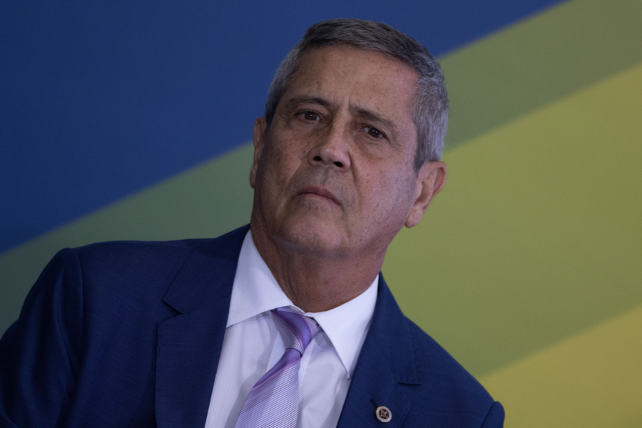 Moraes mantém prisão preventiva de Braga Netto