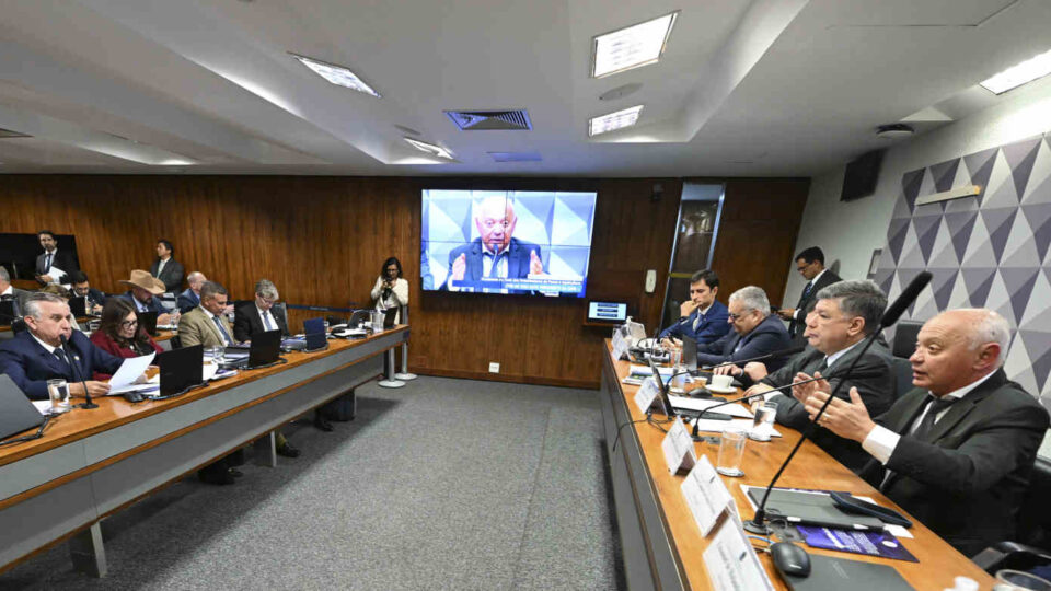 Parlamentares pressionam para investigar caso Master nas comissões do INSS e do Crime Organizado