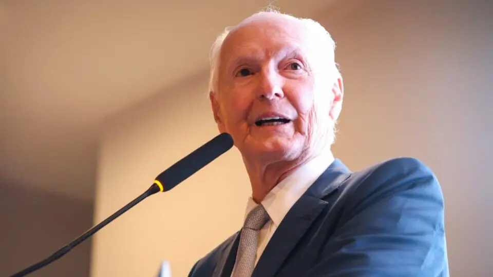 Nova diretoria do Movimento Pró-Paraná, empossada para o biênio 2025–2027, reúne lideranças públicas e empresariais em Curitiba. Na foto, o presidente Marcos Domakoski.